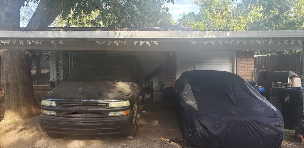 2500 Avenue I, Rosenberg, TX 77471 - photo 1