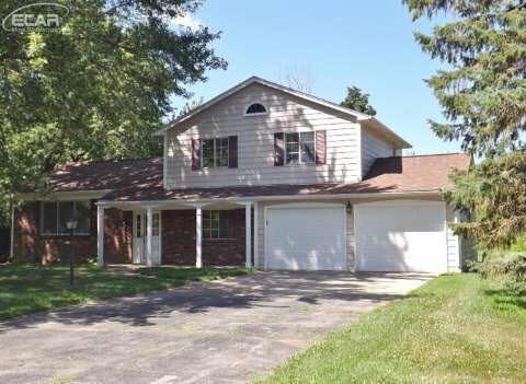 5420 Oaktree Dr, Flint, MI 48532 - photo 1