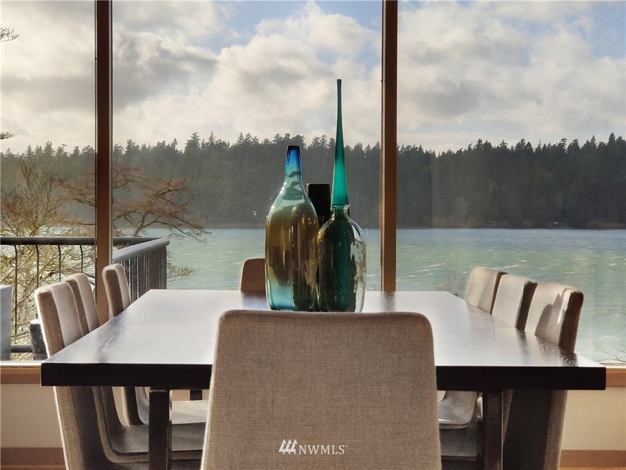 5329 W Mercer Way, Mercer Island, WA 98040 - photo 1