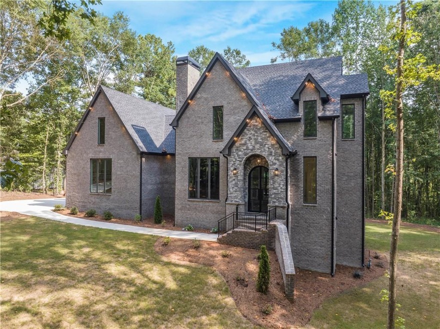 Pending $1,299,000 • Co-Listing Agent