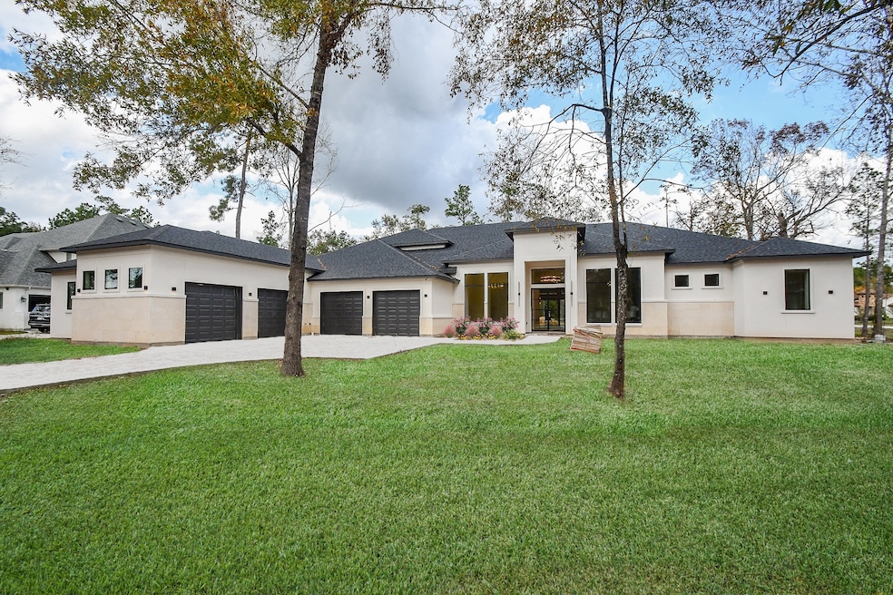 This image has been virtually staged with landscap