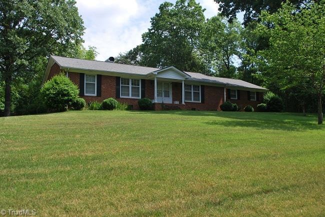 3822 Bramblewood Dr, Greensboro, NC 27407 - photo 1