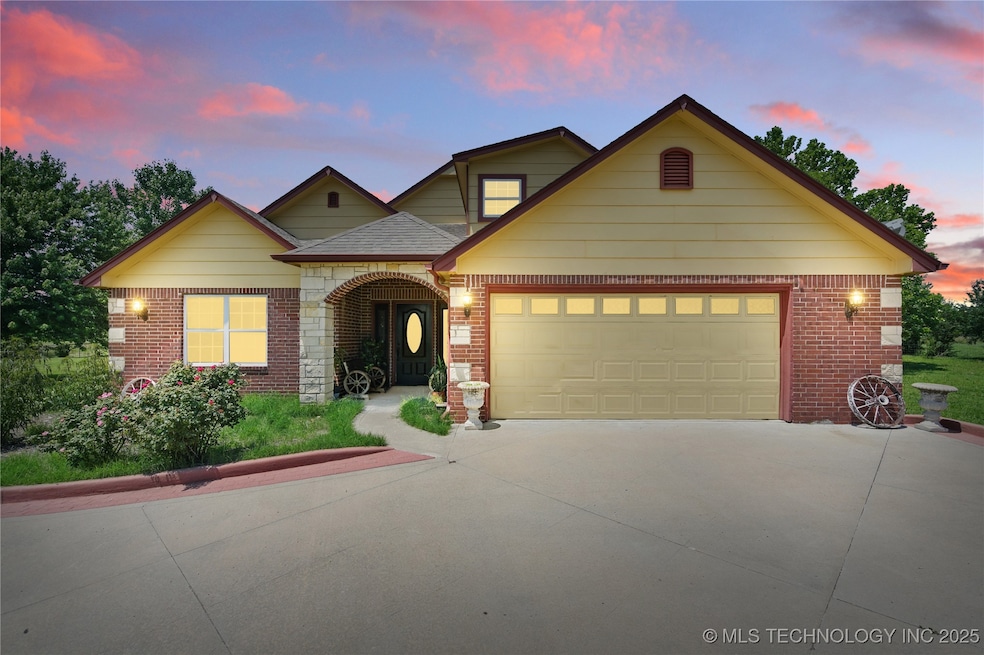 17822 S 44th West Ave, Mounds, OK 74047 - photo 1