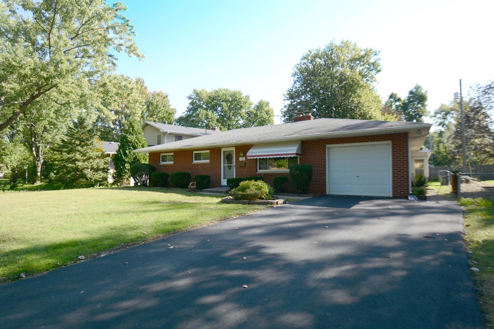 5444 Willowwood Rd, Columbus, OH 43229 - photo 1