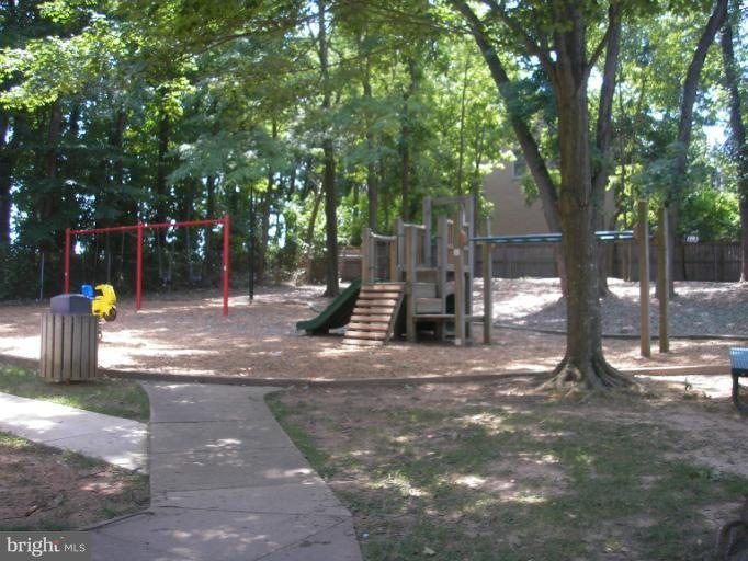 2931 Waterford Ct, Vienna, VA 22181 - photo 1