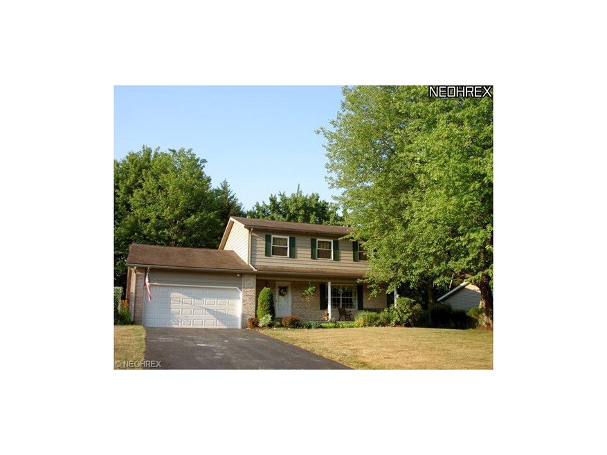 *Well cared for Colonial in Norton Acres*