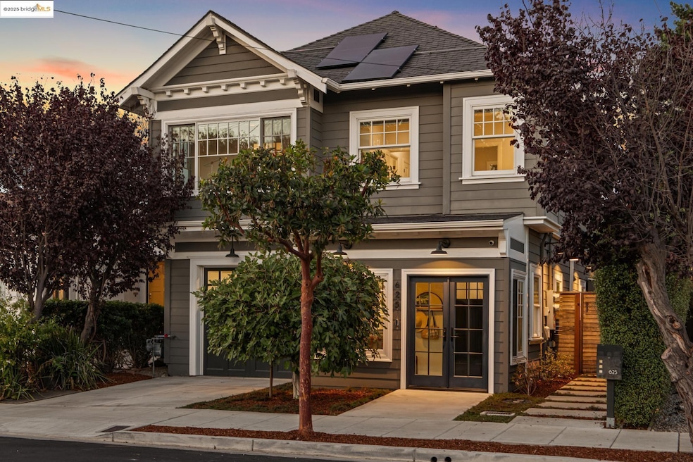 Sold $2,330,000 • Co-Listing Agent