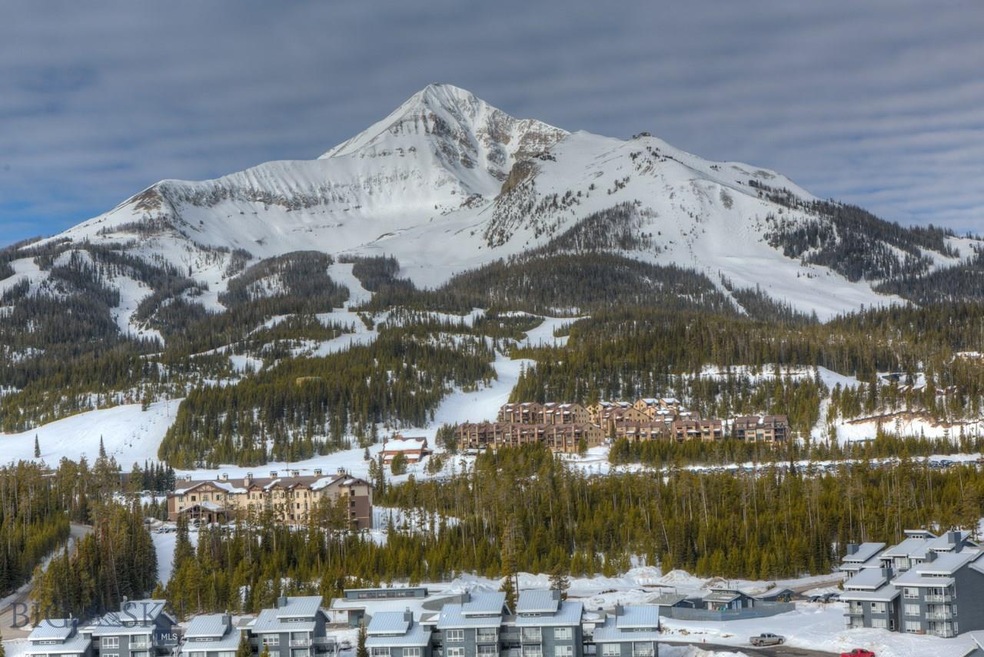 One of a kind Skycrest Penthouse offering breathta
