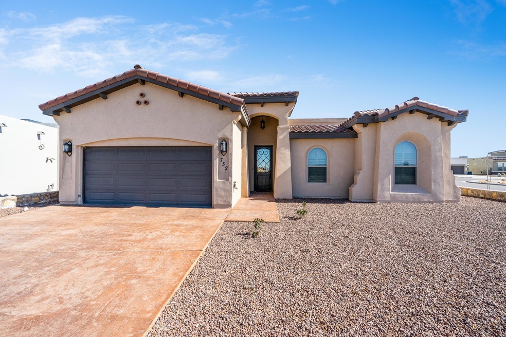 752 Hertfordshire St, El Paso, TX 79928 - photo 1