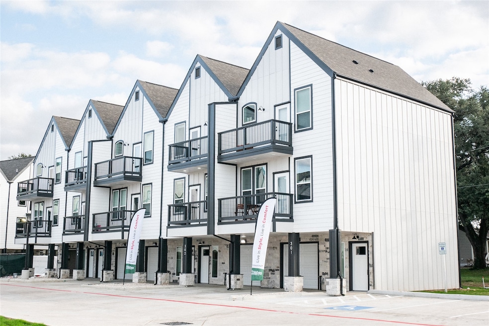 2519 Washington St unit 201, Waller, TX 77484 - photo 1