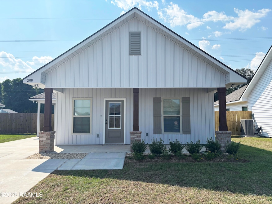 200 Parkington Ct, Lafayette, LA 70507 - photo 1