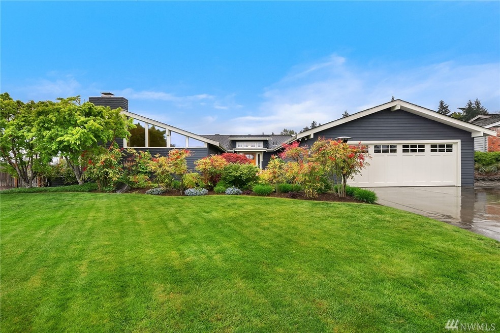 8220 SE 67th St, Mercer Island, WA 98040 - photo 1