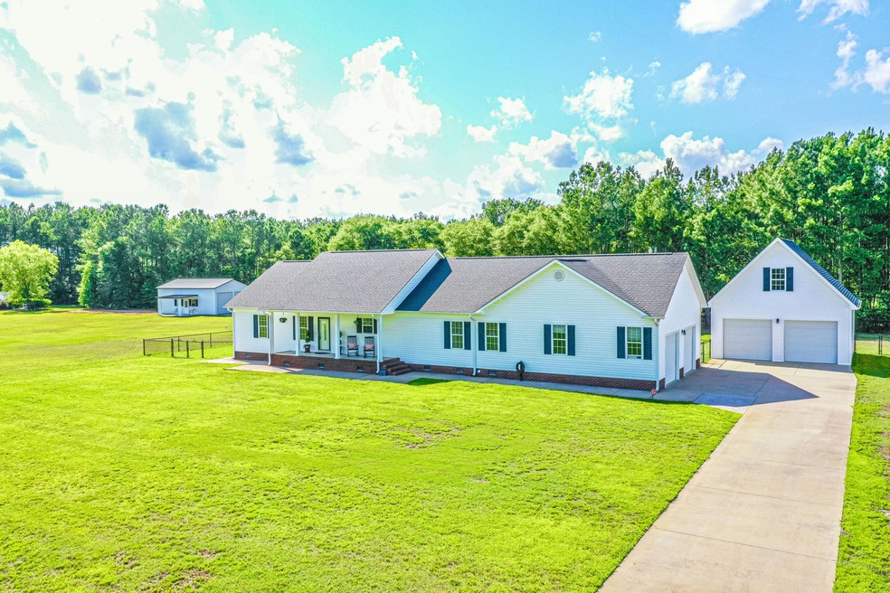 140 Oak Hill Dr, Dunn, NC 28334 - photo 1