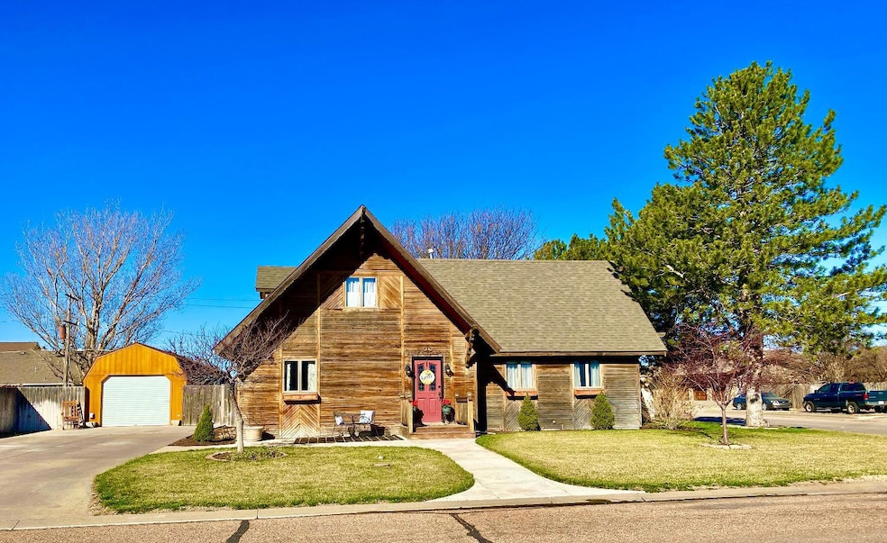 1501 S Monroe St, Hugoton, KS 67951 - photo 1