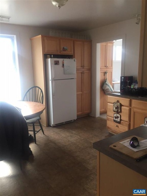 1122 E Market St unit B, Charlottesville, VA 22902 - photo 1