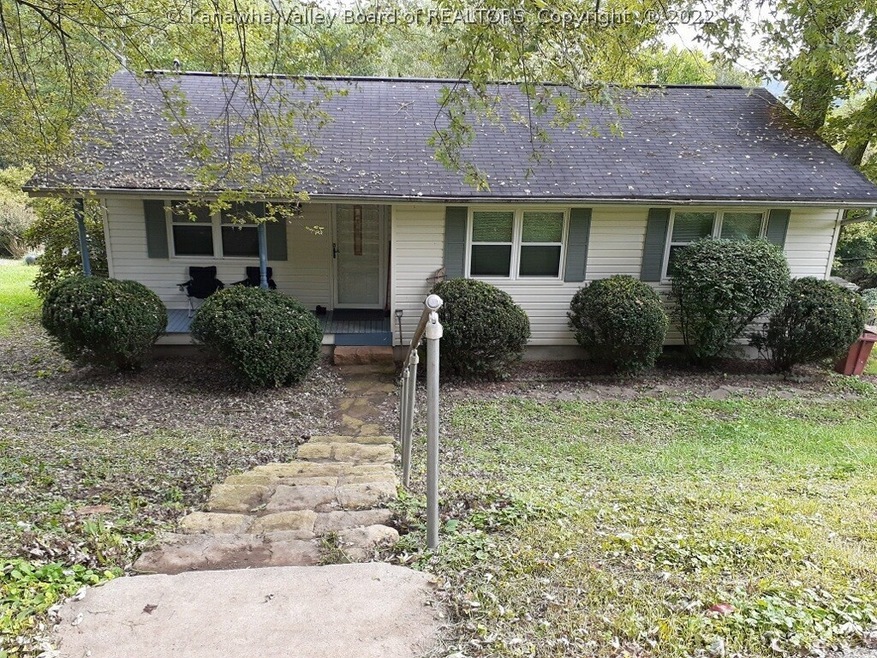 136 Roberts Rd, Dunbar, WV 25064 - photo 1