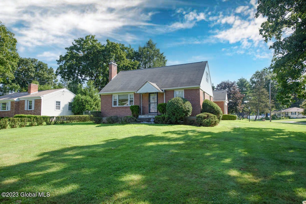 16 Minnowbrook Ave, Delmar, NY 12054 - photo 1