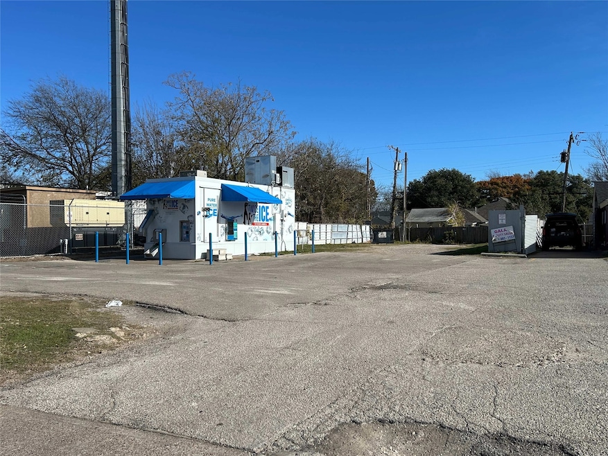 814 S Hampton Rd, Dallas, TX 75208 - photo 1