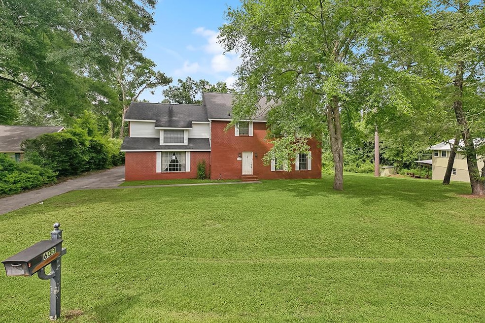 608 Briarwood Ln, Picayune, MS 39466 - photo 1