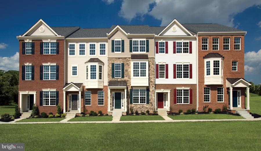 3989 Bradys Hill Rd, Triangle, VA 22172 - photo 1