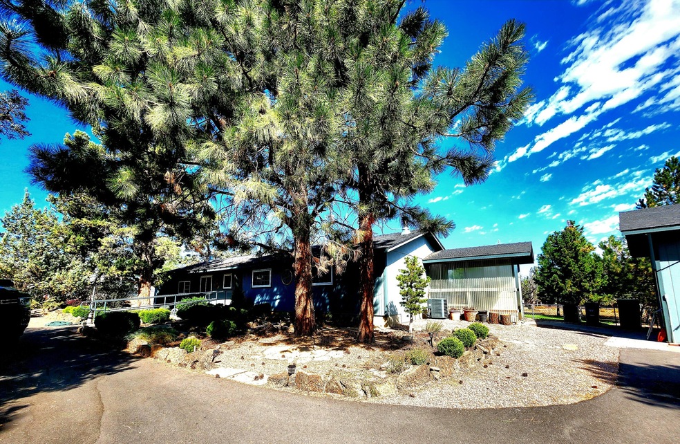 22962 Vintage Ln, Bend, OR 97701 - photo 1