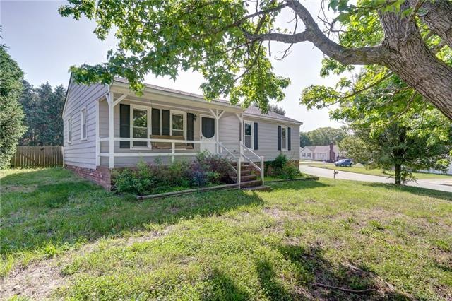 5618 Huntingcreek Dr, North Chesterfield, VA 23237 - photo 1