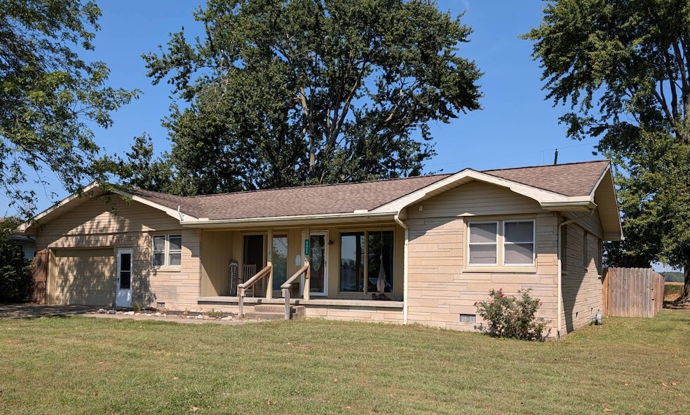 8860 E 1050th Ave, Robinson, IL 62454 - photo 1