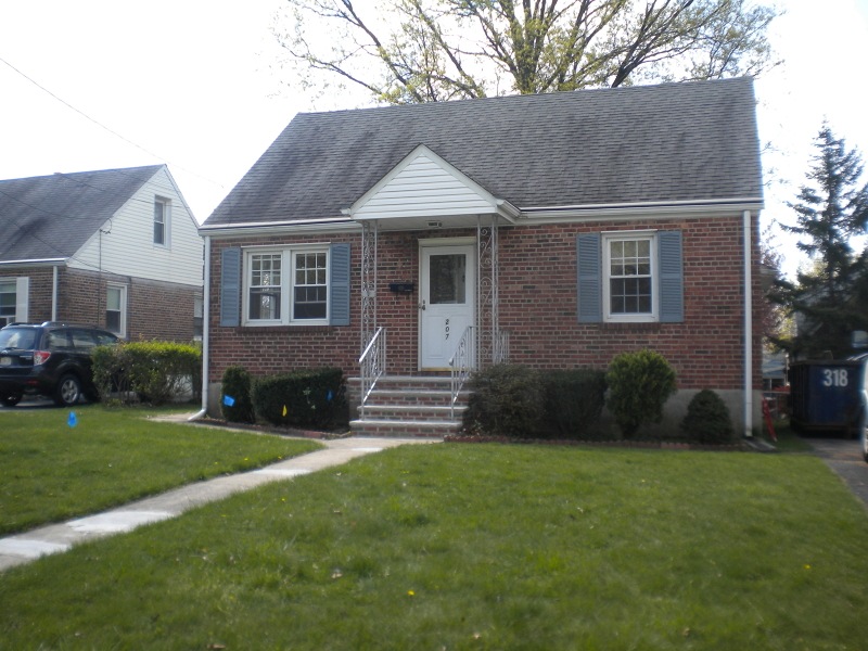 207 Hoover Ave, Edison, NJ 08837 - photo 1