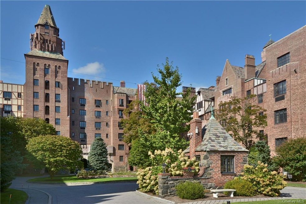 Blind Brook Lodge unit G43, Rye, NY 10580 - photo 1