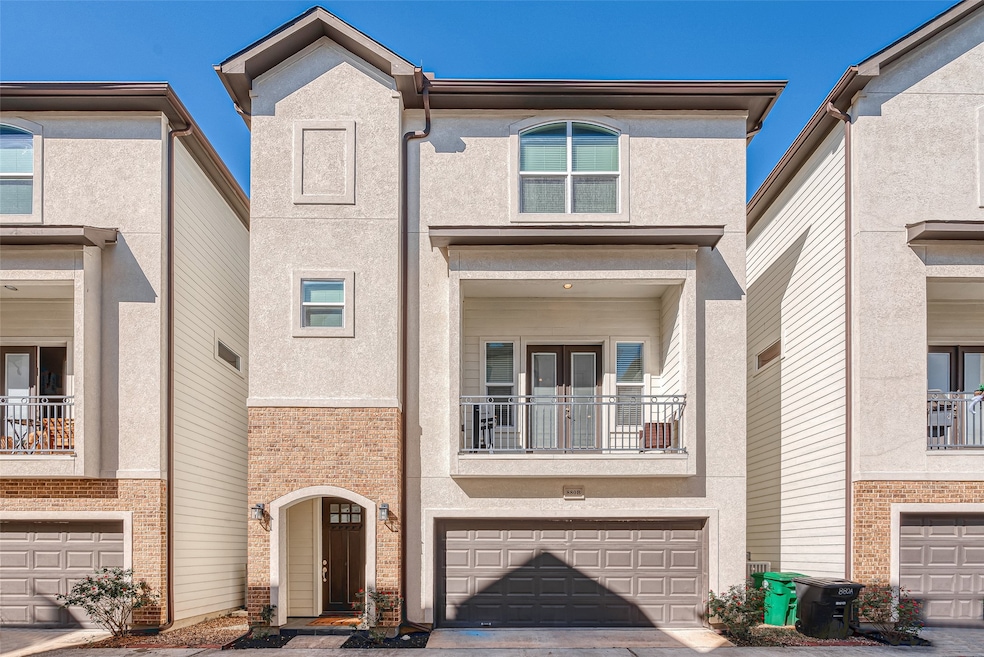 880 Wakefield Dr unit B, Houston, TX 77018 - photo 1