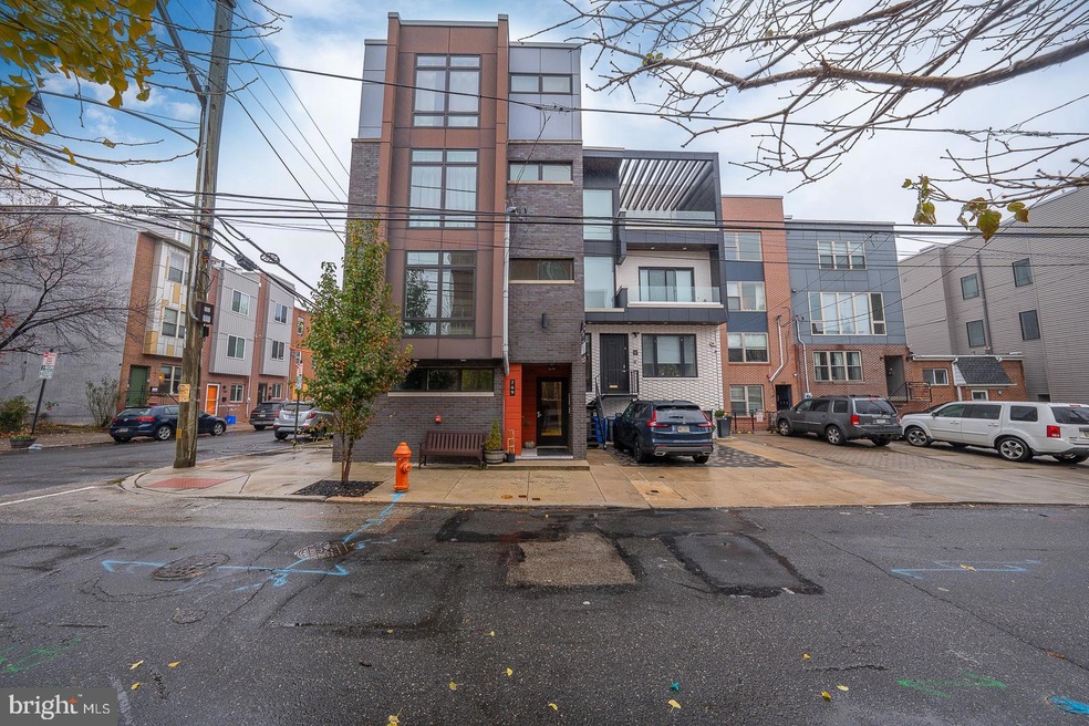 769 N Uber St unit 2, Philadelphia, PA 19130 - photo 1