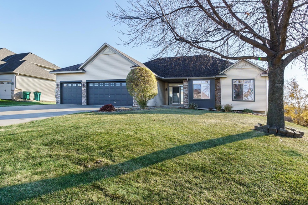 20536 Gateway Dr, Lakeville