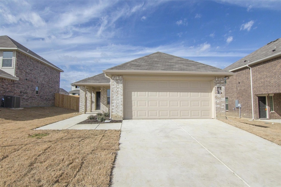 1700 Bobolink Dr, Ennis, TX 75119 - photo 1
