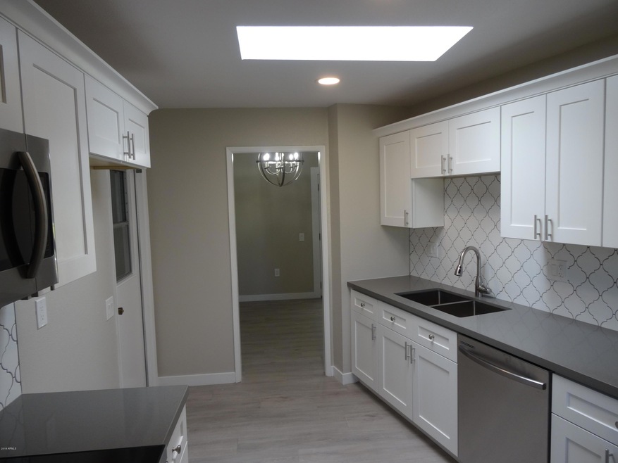 10301 W Highwood Ln, Sun City, AZ 85373 - photo 1