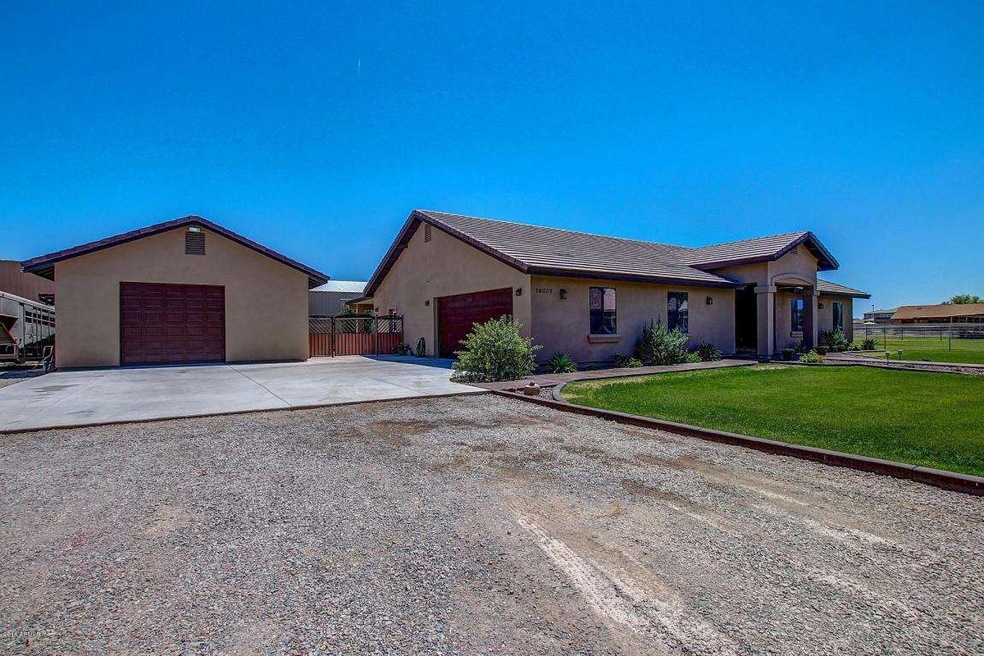 Front with sep. garage