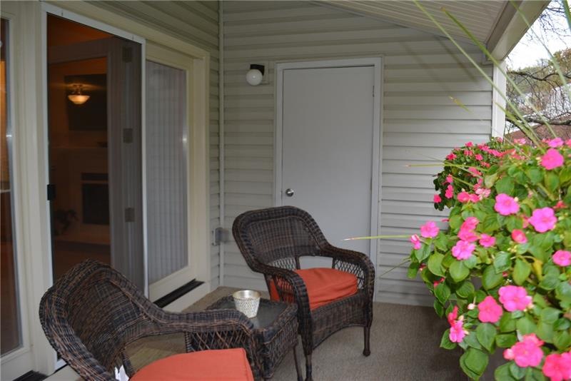 Front deck of unit.