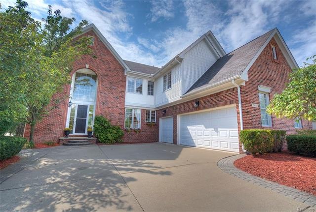 Live in one of Rochester's most desirable neighbor