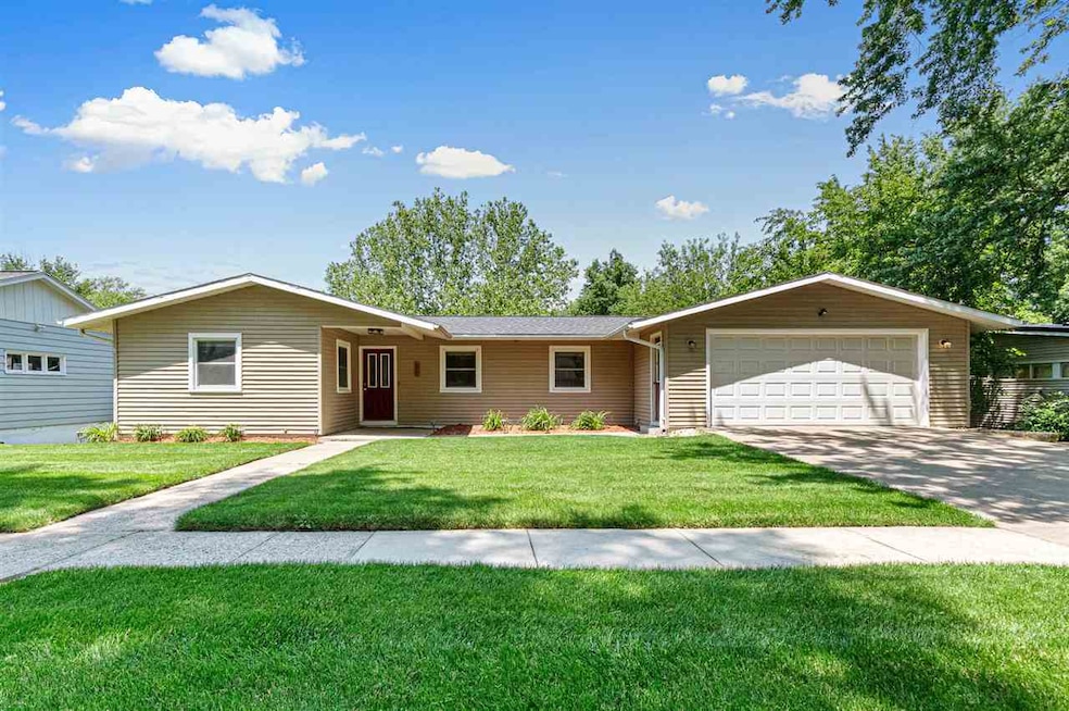 117 Northside Dr, West Branch, IA 52358 - photo 1