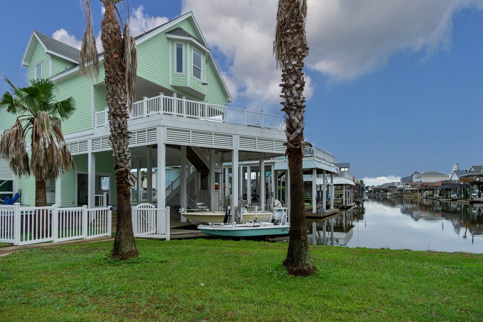 22802 Vida St, Galveston, TX 77554 - photo 1