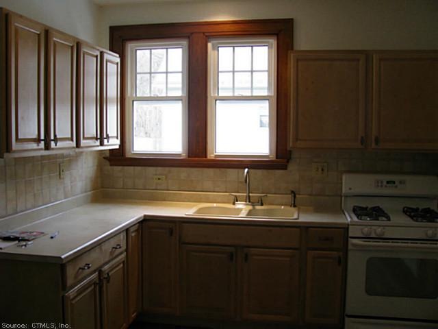 1298 Townsend Ave unit flr 2, New Haven, CT 06513 - photo 1