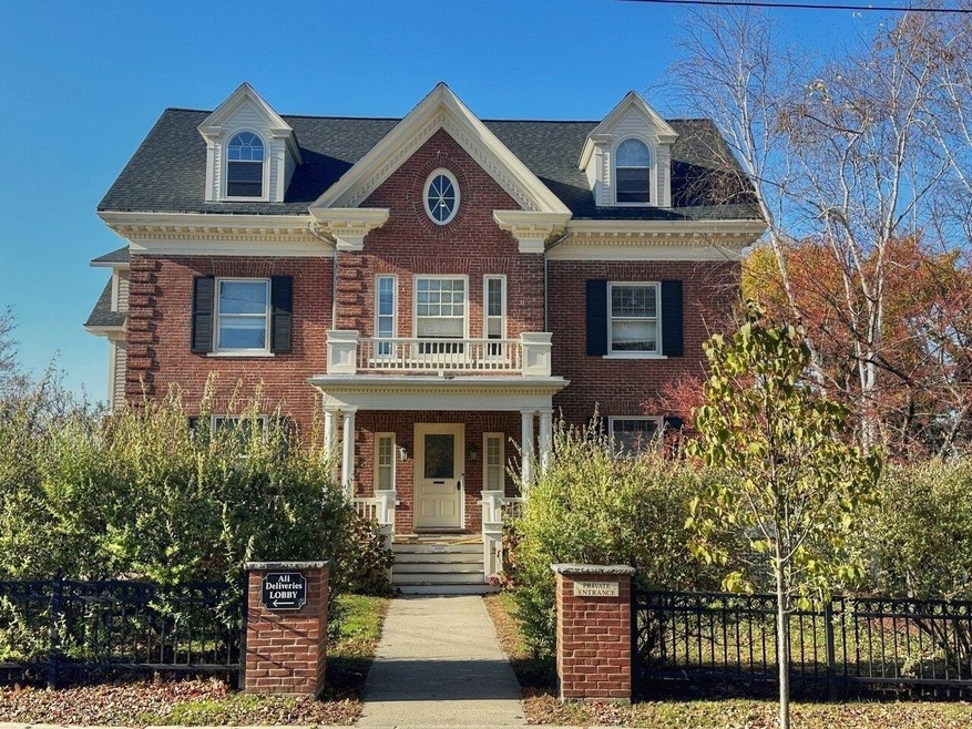 81 S Williams St unit 307, Burlington, VT 05401 - photo 1