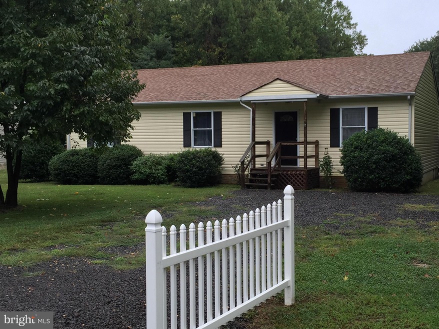 74 Shirley Ln, Montross, VA 22520 - photo 1