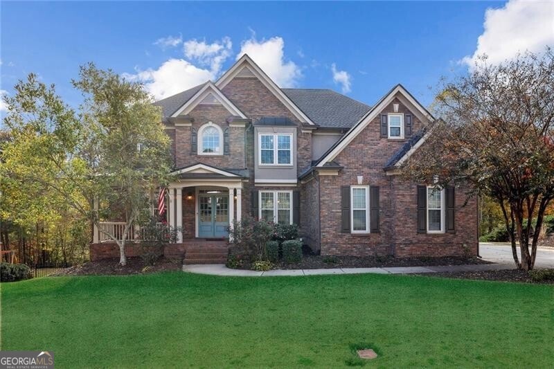 Ideally situated in the Woodleaf enclave of Hamilt