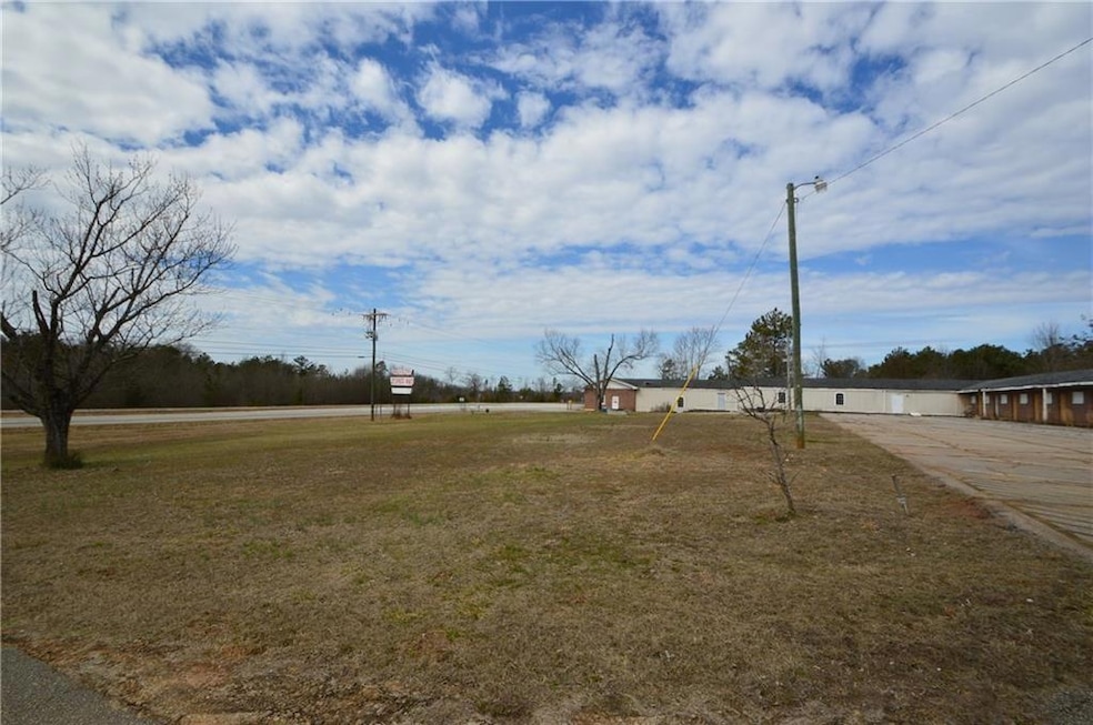2195 U S 441 unit U, Commerce, GA 30529 - photo 1