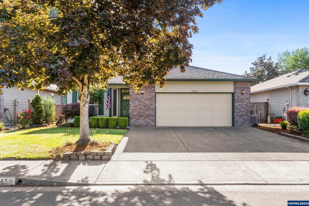 Double garage with new 220 outlet.