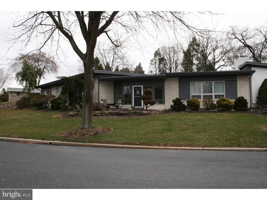 3011 Maple Ave, Reading, PA 19605 - photo 1