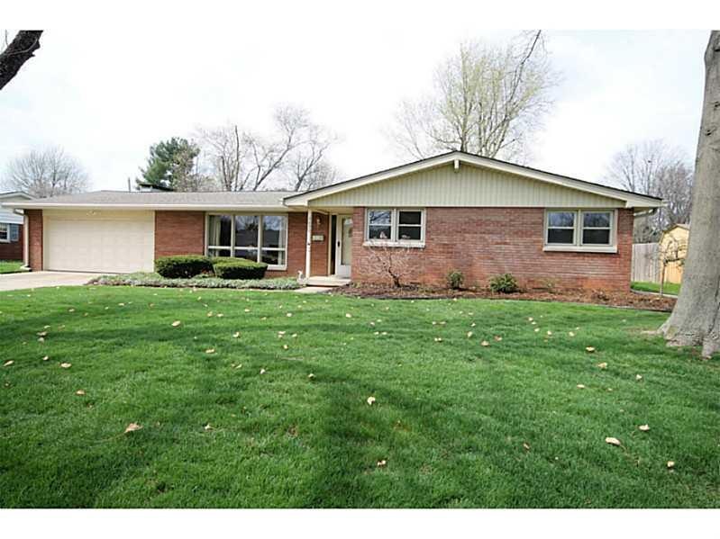 3820 Colonial Dr, Columbus, IN 47203 - photo 1