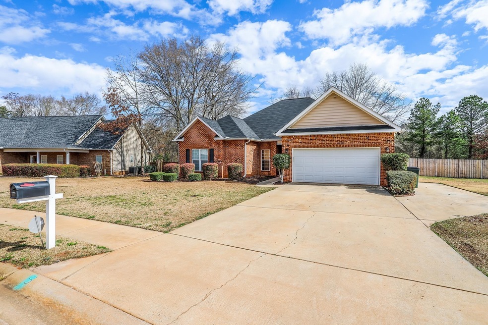 208 Georgian Walk, Byron, GA 31008 - photo 1