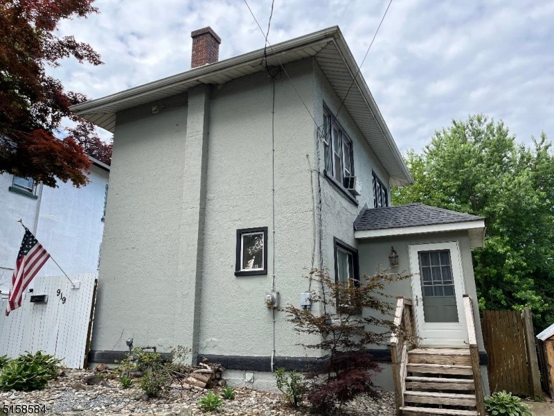 919 Hillside Rd, Phillipsburg, NJ 08865 - photo 1