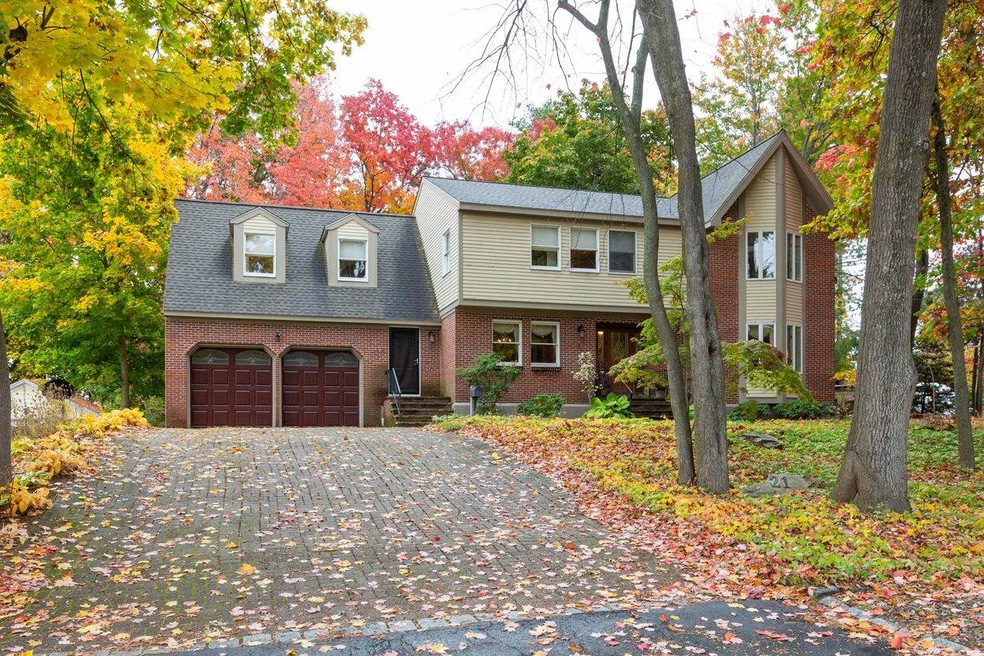 21 Raymond St, Nashua, NH 03064 - photo 1